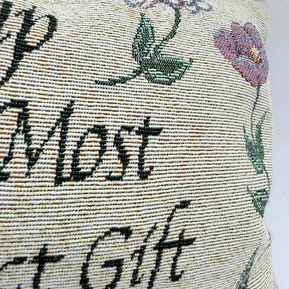 Vintage‎ Throw Tapestry Pillow Friendship Cottage Clean Decor Floral 1990s